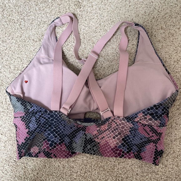 Lorna Jane snakeskin longline sports bra crop top removable padding small purple - Picture 2 of 3